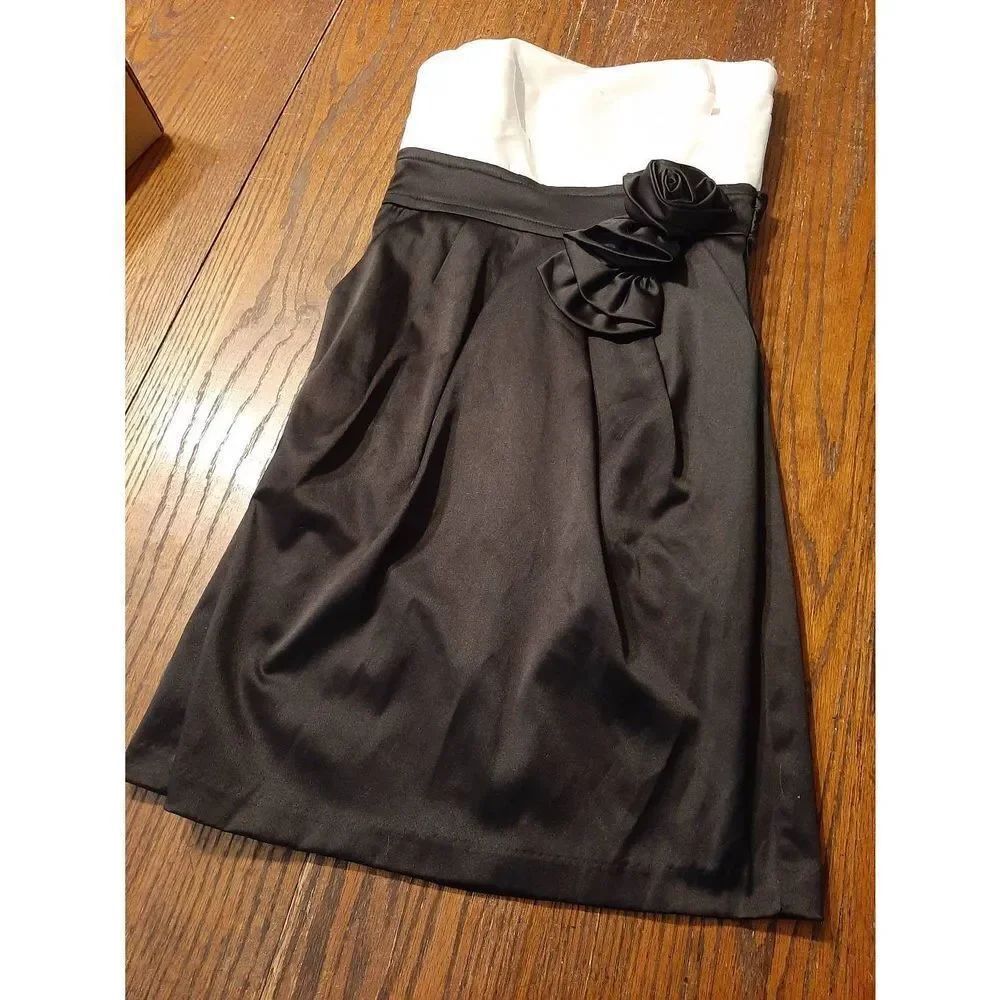 Jr Size 3 Teeze Me Black White Sleeveless Rosette Mini Dress Wedding Prom Party